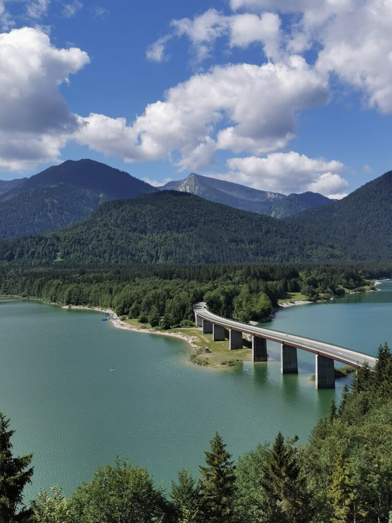 Der Sylvensteinsee im Karwendel